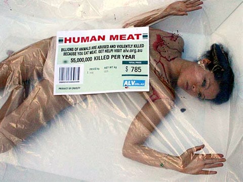 PETA (People for the Ethical Treatment of Animals) je se svými 1,8 miliony členů, poskytovatelů a dobrovolníků největší organizace na ochranu zvířat a jejich práv na světě. PETA (People for the Ethical Treatment of Animals) je se svými 1,8 miliony členů, poskytovatelů a dobrovolníků největší organizace na ochranu zvířat a jejich práv na světě.