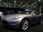 Nový elektrický model je na cestě Tesla Tesla Motors plánuje kolem roku 2010 celou řadu cenově dostupných bateriemi-poháněných modelů