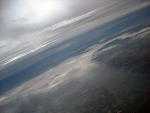 Stratosféra je zvláště důležitou částí atmosféry, neboť obsahuje ozón, který absorbuje velké množství ultrafialového záření dopadajícího na Zemi.